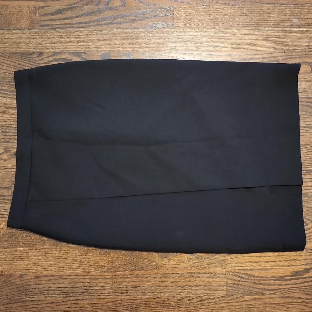 BCBGMaxAzria Below the Knee Skirt -Size 4